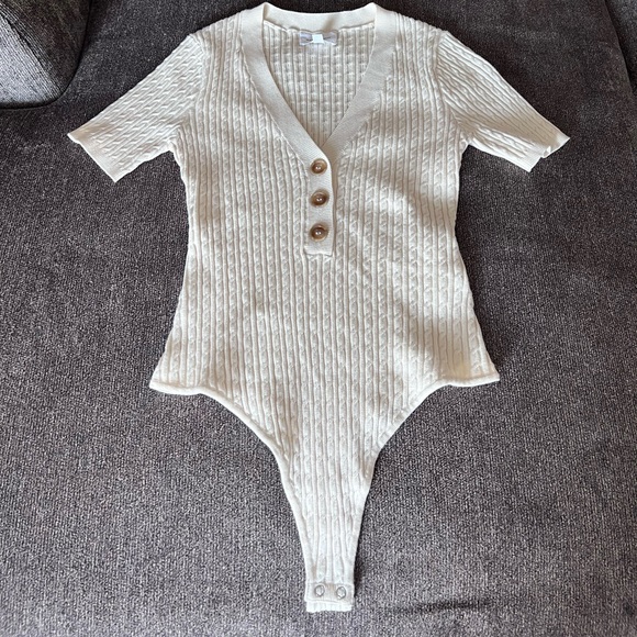Who What Wear Tops - Who What Wear Collection Bodysuit Women’s M Cream Cable Knit V Neck Stretch